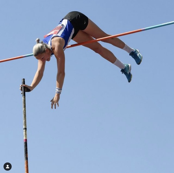 Holly Smashes British Pole Vault Record to win British Championships