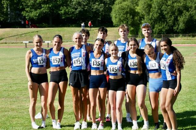 Senior Women break Club 4 x 400m Record at Witton Park – U16 Girls break Club 4 x 100m Record at Ellesmere Port – James & Mark at Preston Fast 5 – Peter 1st Junior at Greenway 5k