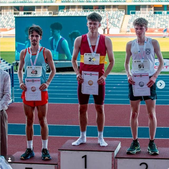 Podium, Club Records & PB’s for Harriers at English Schools – PB for Joe at Watford BMC – UKYDL (UAG) – PB’s for Vikki & Dom at Wilmslow 10k – Pendle Junior Race Series – Mark  at Hope Trail Festival